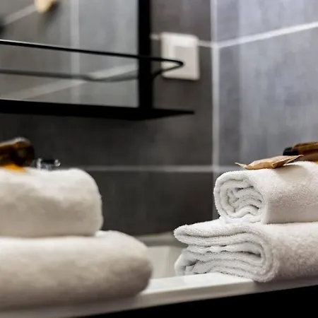 شقة Spacious And Cozy In Vieux Ail