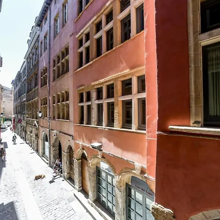 Spacious And Cozy In Vieux Ail Lyon