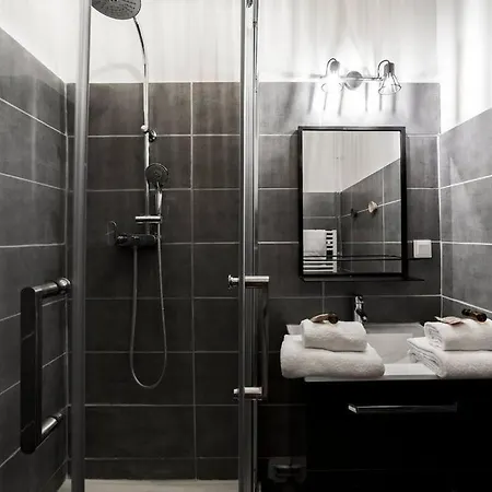 Spacious And Cozy In Vieux Ail Appartamento