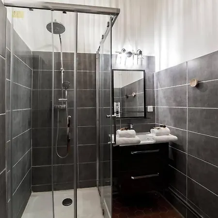 Spacious And Cozy In Vieux Ail アパート *