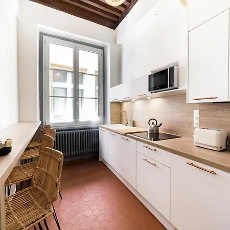 Spacious And Cozy In Vieux Ail アパート *